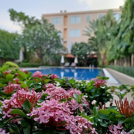 Starry Angkor Hotel Сиемрип Экстерьер фото